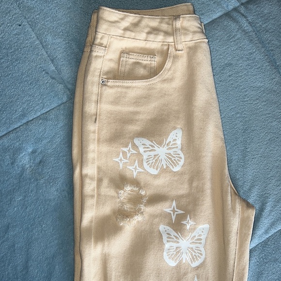 Bleach Wash Ripped Detail Butterfly khaki Jeans - Picture 10 of 13